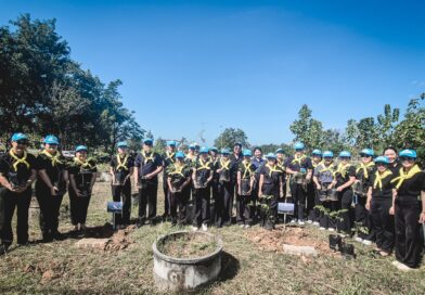 จิตอาสาพัฒนาพื้นที่โดยการปลูกต้นไม้และปรับปรุงภูมิทัศน์บริเวณสำนักงาน